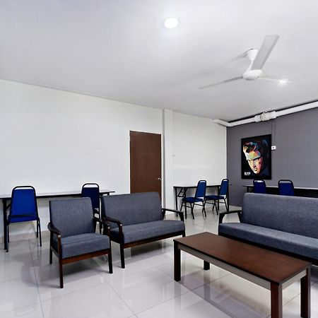 City Hostel ايبوه المظهر الخارجي الصورة