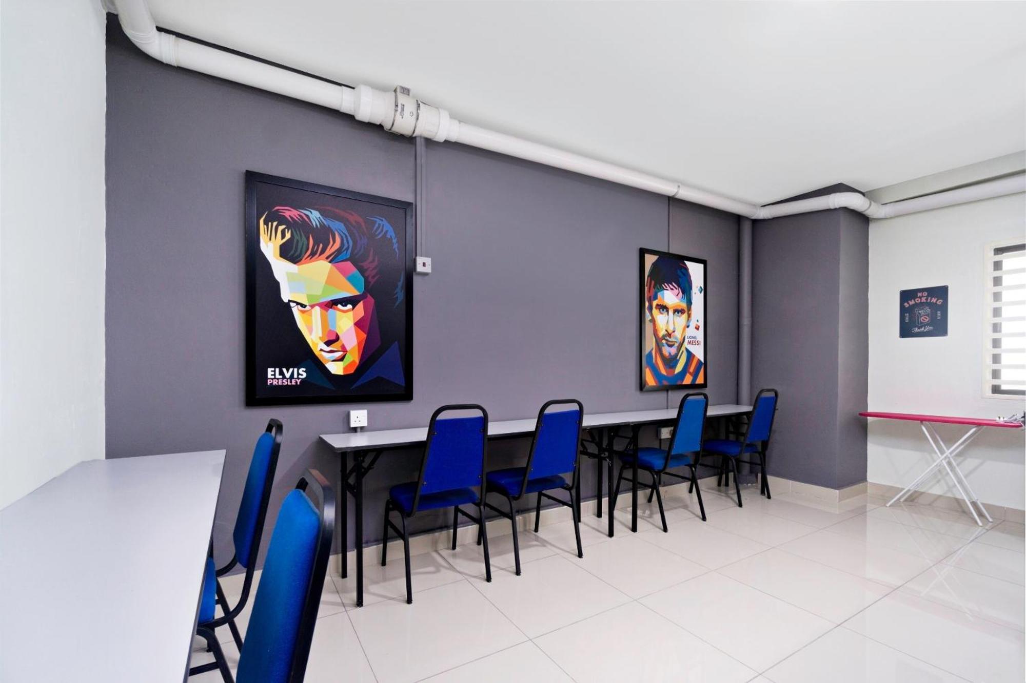 City Hostel ايبوه المظهر الخارجي الصورة
