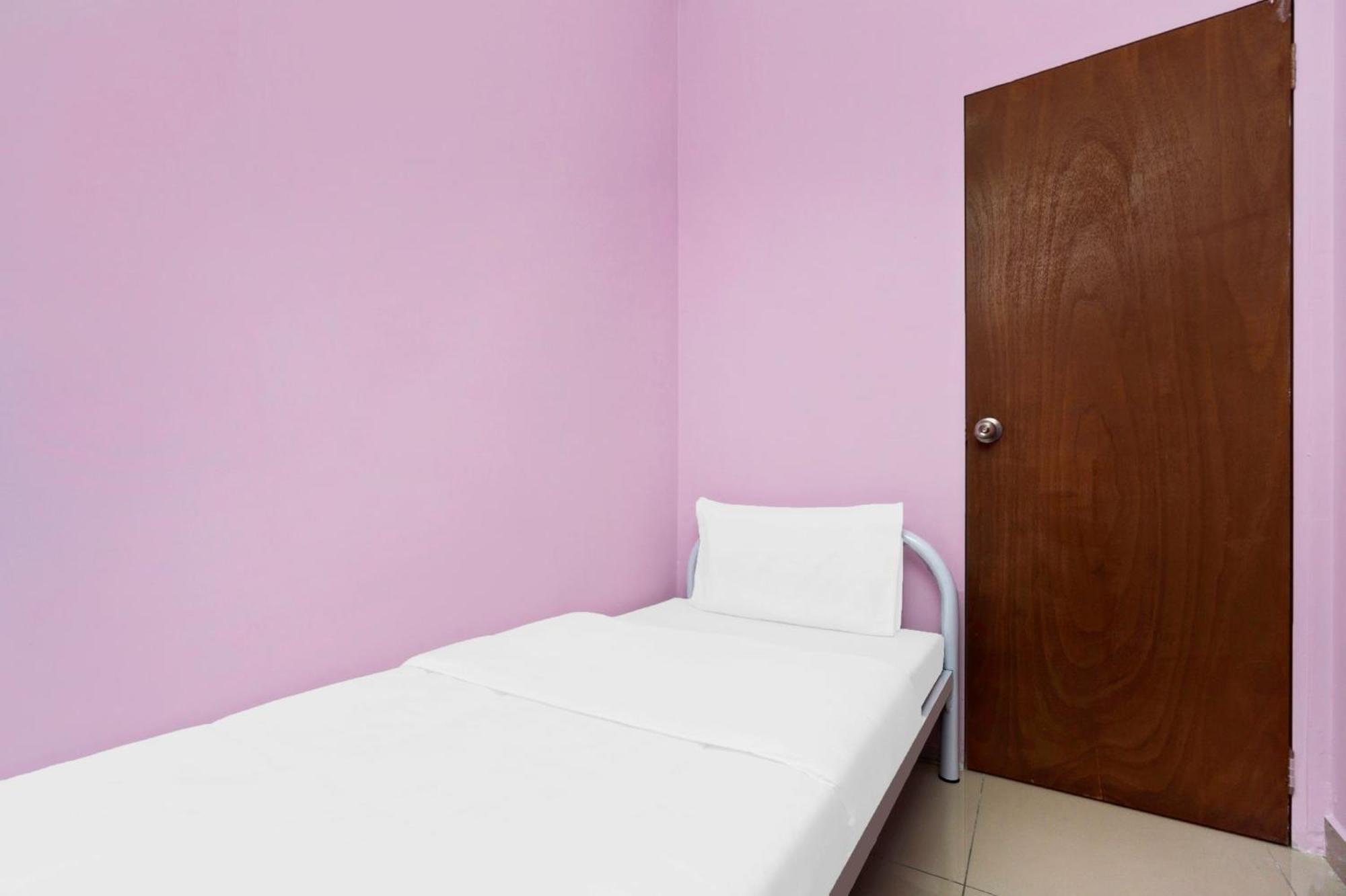 City Hostel ايبوه المظهر الخارجي الصورة