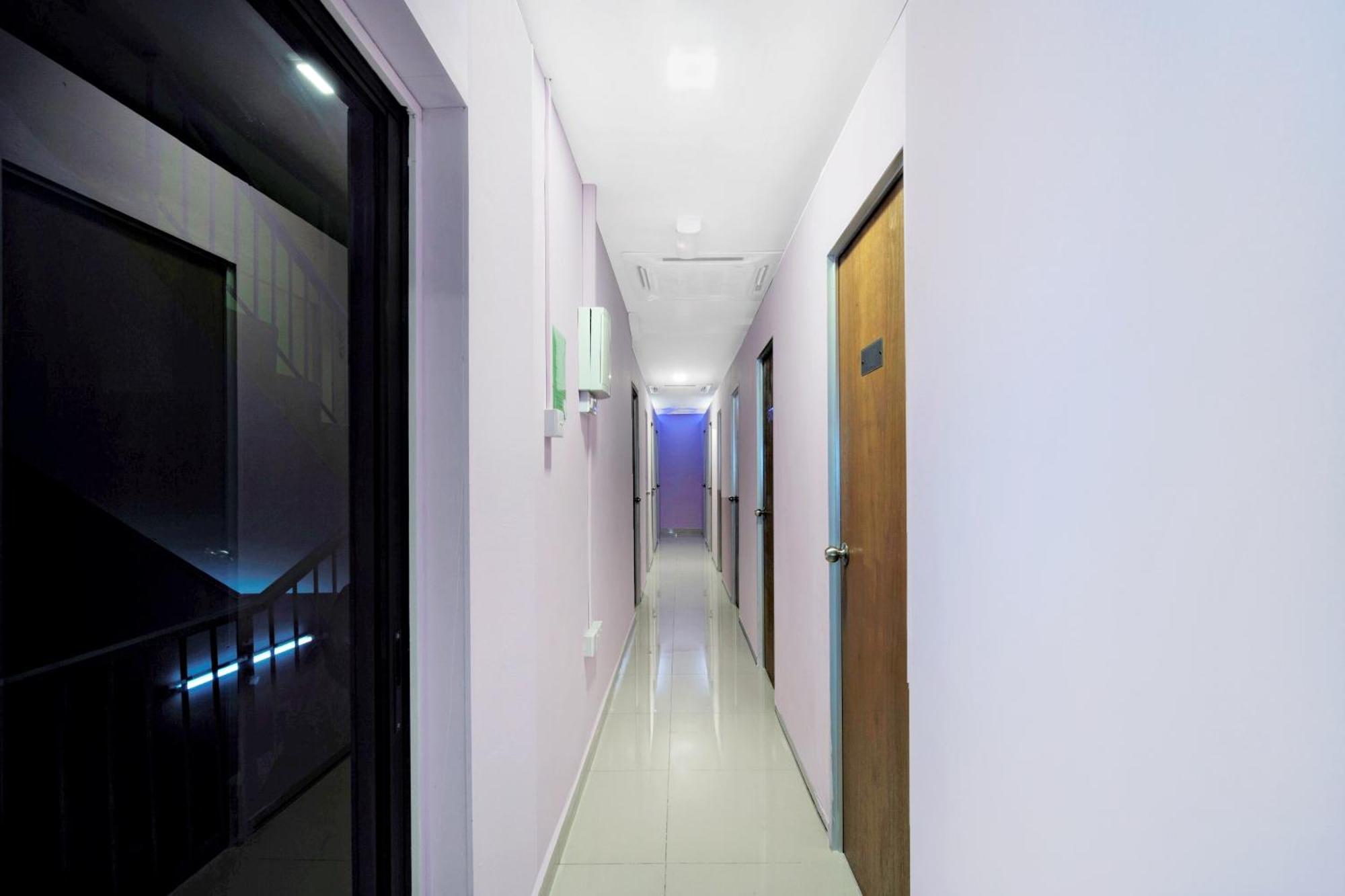 City Hostel ايبوه المظهر الخارجي الصورة